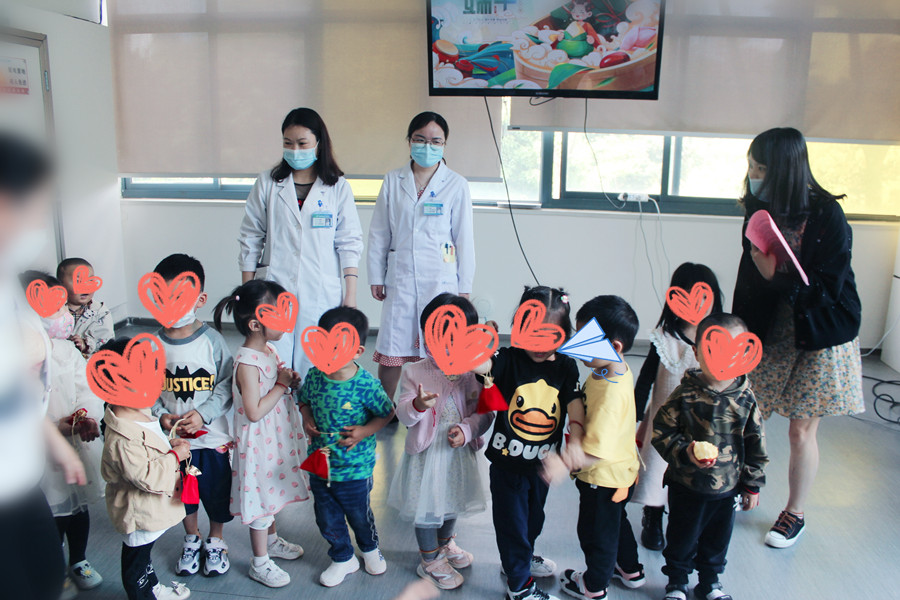 ��Ȥ��һ��ͯ����顪�������۾S�����t(y��)Ժ�e�k��һԇ�܌����g�ۻ��!