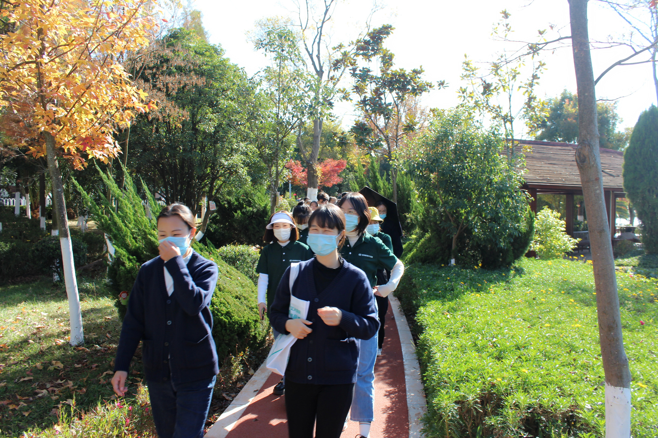 �ж����㣬һ·ͬ��|��Ժ�e�k�ж���(ji��)ͽ�����