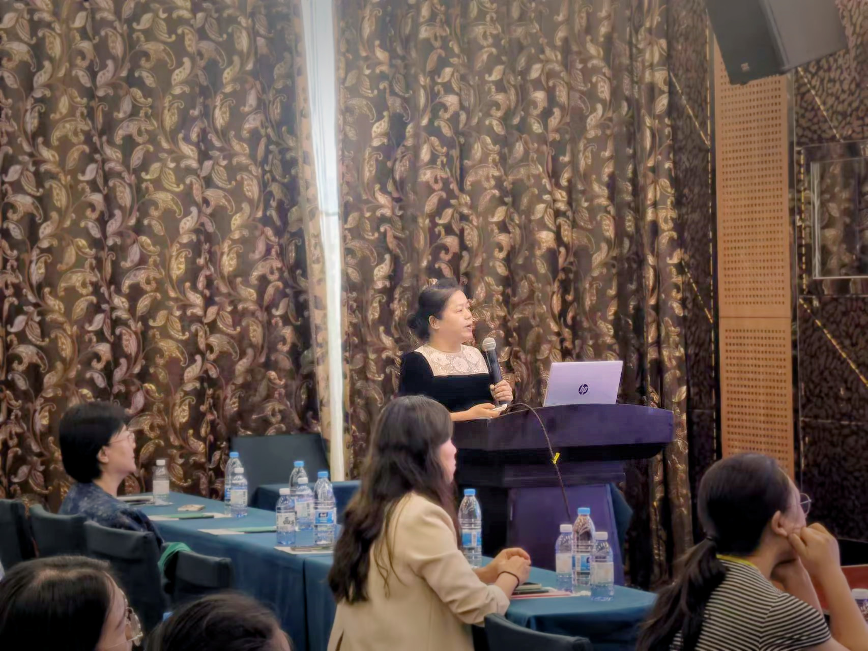 ���ΌW����ͬ�й���|�����۾S�����t(y��)Ժ�����؅^(q��)�W�gɳ���A�M��Ļ!